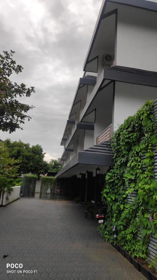 Emperor-Hotel Rachana Continental Pvt Ltd Kizhake Chālakudi Eksteriør billede