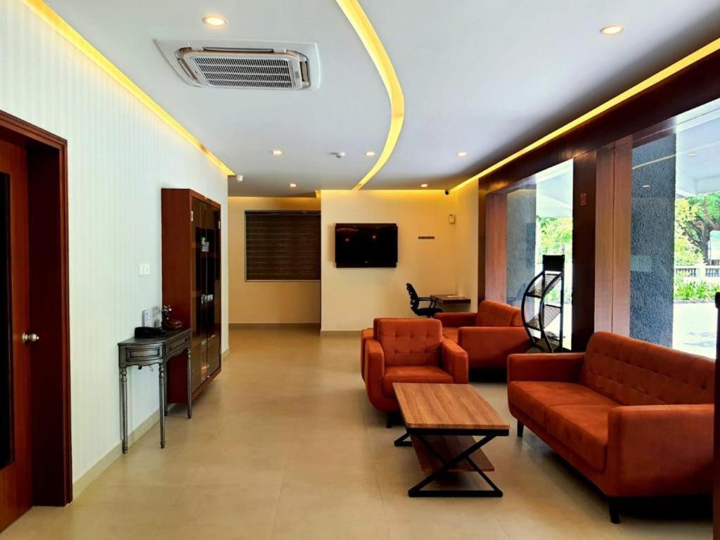 Emperor-Hotel Rachana Continental Pvt Ltd Kizhake Chālakudi Eksteriør billede