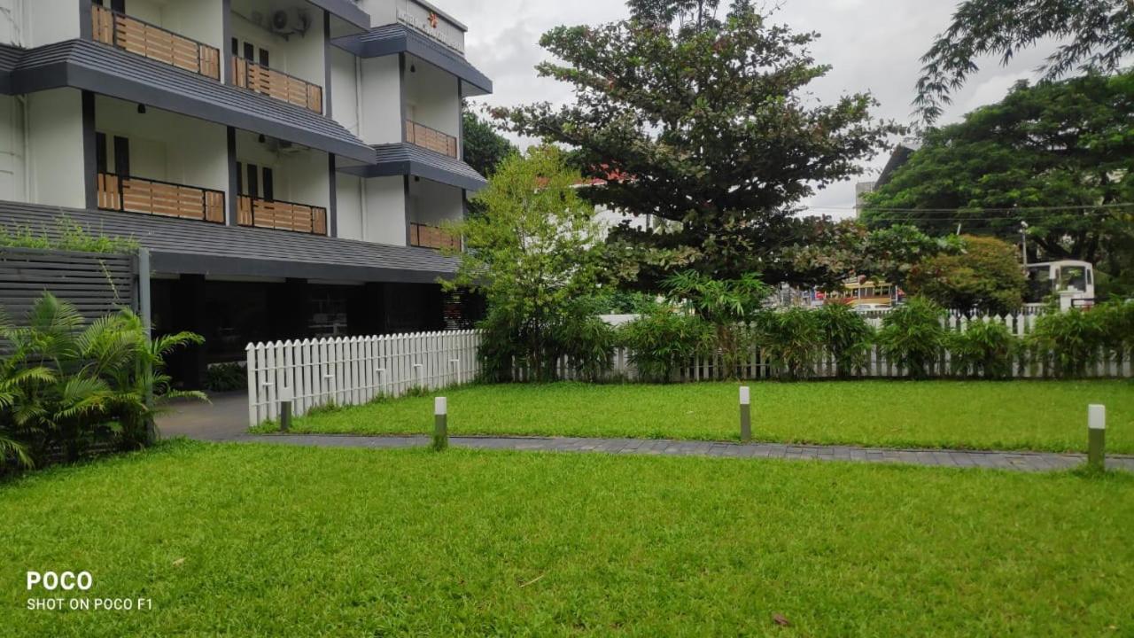 Emperor-Hotel Rachana Continental Pvt Ltd Kizhake Chālakudi Eksteriør billede
